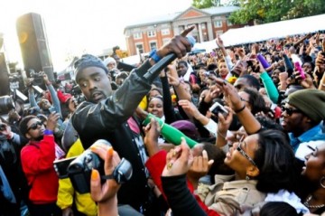 wale with fans at yardfest, walemusic.com Wale with fans